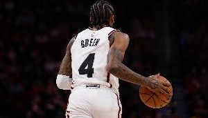 杰伦-格林半场10投3中&amp;三分4中2&amp;罚球2中0 得到8分5板&amp;正负值-9