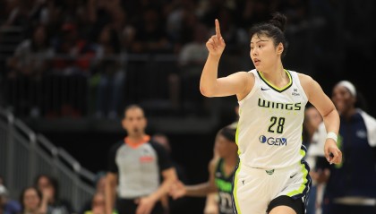 kaiyun-媒体人：李月汝膝盖旧伤处被压到 坚持不住请求下场 明天做核磁