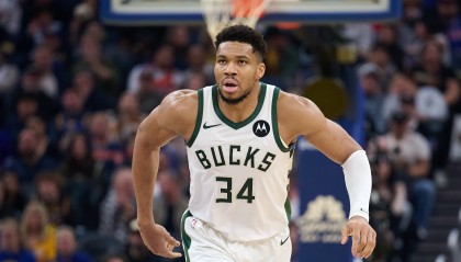 没太多办法！字母哥半场得10分4板5助 多次强攻搏犯规&amp;罚球8中6